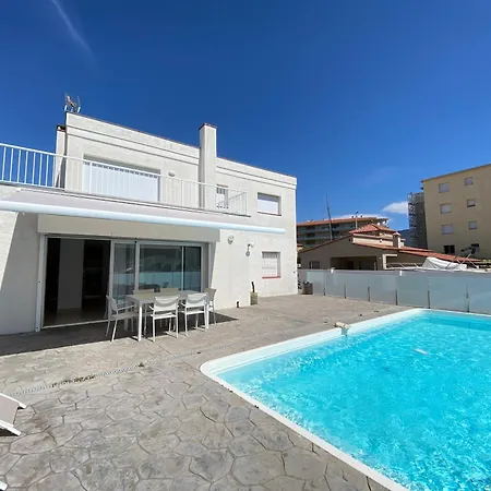 Agi Cap Llarg Holiday home